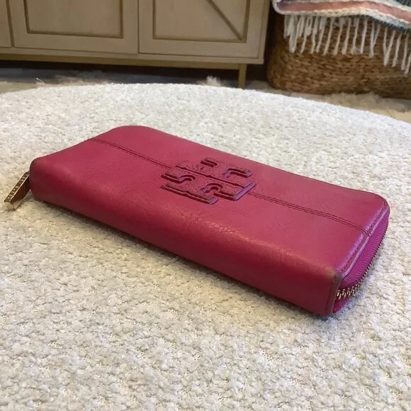Beautiful Pink Tory Burch Zip Around Wallet - Picture 5 of 8